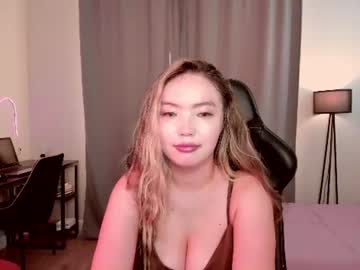 Juna_Miin Chaturbate stream image from July 17, 2026