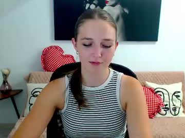 Annewilsonn Chaturbate stream image from July 17, 2026