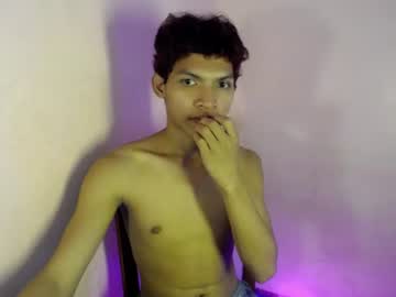 Janlloyd04 Chaturbate stream image from July 17, 2026