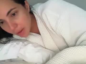 Pollyyypocket Chaturbate stream image from July 17, 2026