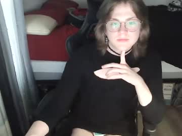 Alottebooty Chaturbate stream image from July 17, 2026