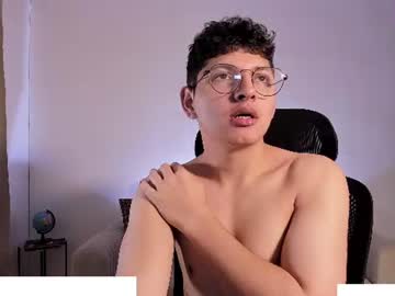 A_Lejandro08 Chaturbate stream image from July 18, 2026