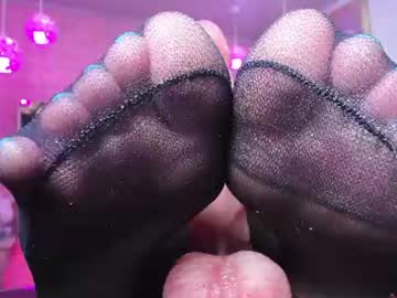 _Laaura_ Chaturbate stream image from July 18, 2026
