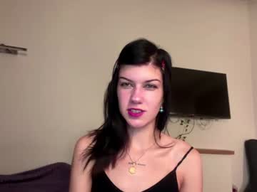 Elkeschwenke Chaturbate stream image from July 19, 2026