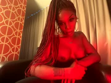 Luvvlee Chaturbate stream image from July 19, 2026