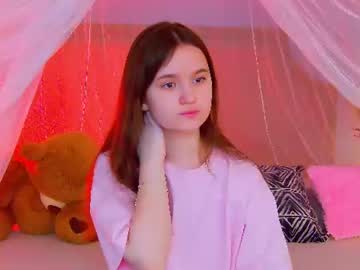 Strawbunnybite Chaturbate stream image from July 19, 2026