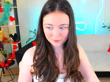 Alluringeyess Chaturbate stream image from July 19, 2026