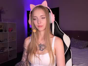 Evamourr Chaturbate stream image from July 19, 2026