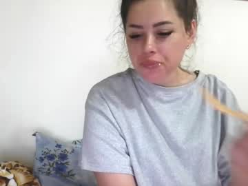 Prettyjulliette Chaturbate stream image from July 19, 2026