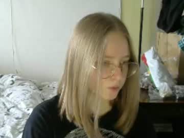 Willenasow Chaturbate stream image from July 20, 2026