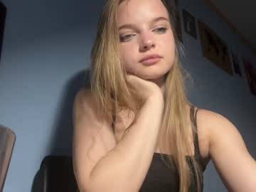 Lladynova Chaturbate stream image from July 22, 2026