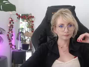 Cinderellamoon Chaturbate stream image from July 23, 2026